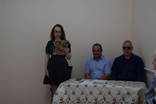 Встреча с районным офтальмологом состоялась в местном отделении общества слепых