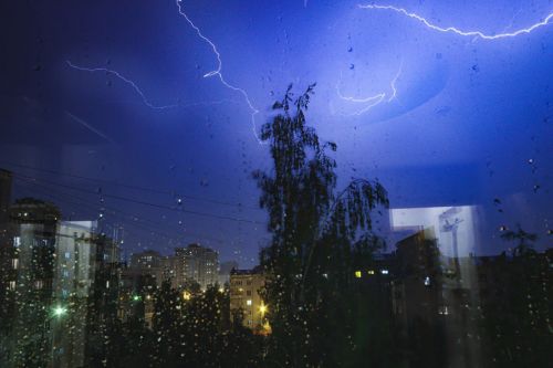 На Татарстан надвигаются дожди с грозами, град и порывистый ветер