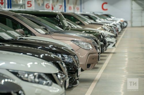 Резкое ослабление рубля приведет к подорожанию автомобилей
