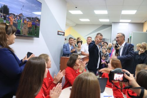 Министр по делам молодежи РТ  Ринат Садыков возглавил церемонию открытия молодежного центра в Уруссу