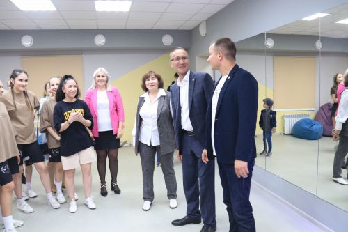 Министр по делам молодежи РТ  Ринат Садыков возглавил церемонию открытия молодежного центра в Уруссу