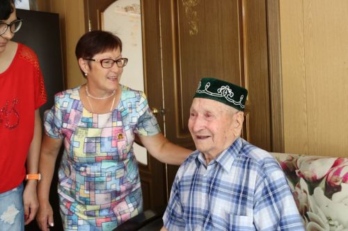 Сегодня 95-летний юбилей отмечает ветеран Великой Отечественной войны Абдулхак Хаялиев