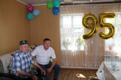 Сегодня 95-летний юбилей отмечает ветеран Великой Отечественной войны Абдулхак Хаялиев