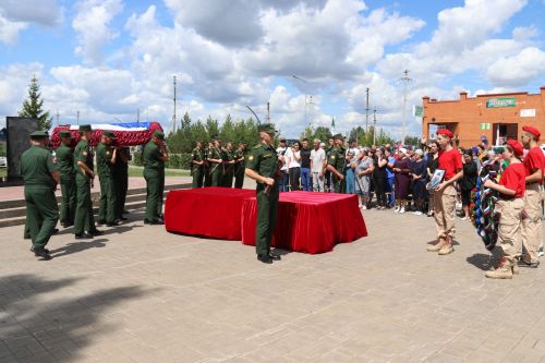 Жители района попрощались с погибшим в СВО земляком