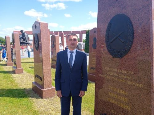 Слава забытому герою