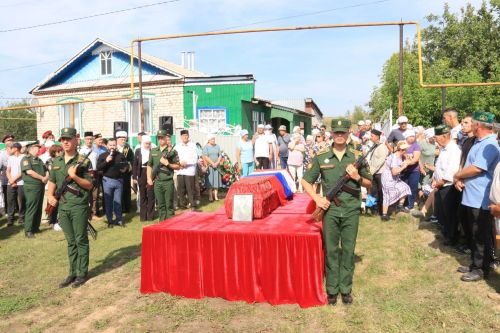Жители Ютазинского района попрощались с погибшим в ходе СВО земляком