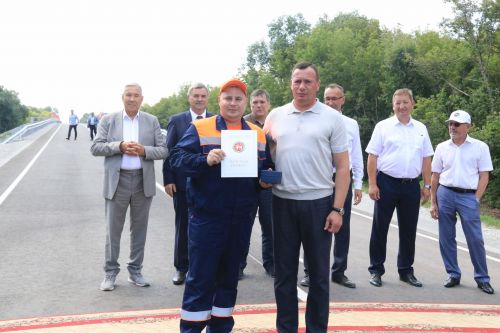 Заслуженные награды — строителям моста через реку Дымка
