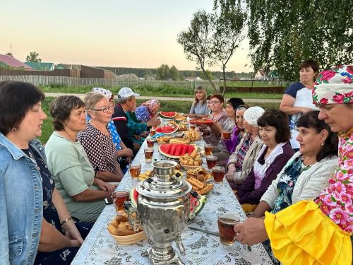 По традиции в селе Кряш-Буляк ежегодно проводится праздник улицы «У самовара»