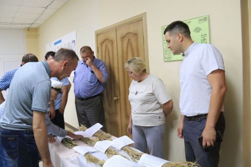 На базе ООО «Каракашлы» прошел выездной семинар-совещание аграриев района