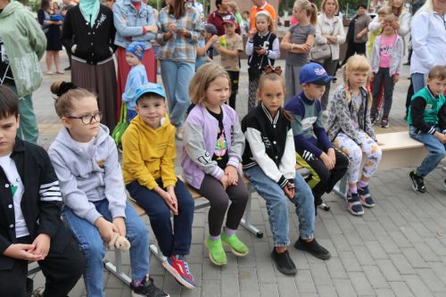 Будущим первоклассникам — ранцы в подарок