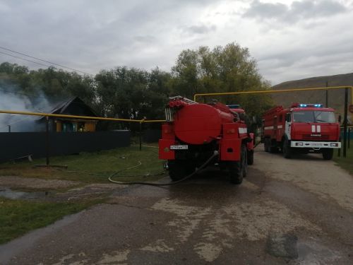 В Акбаше сгорел дом