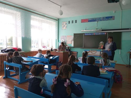 Каракашлинская сельская библиотека провела квиз «Путешествие по сказкам народов Поволжья»
