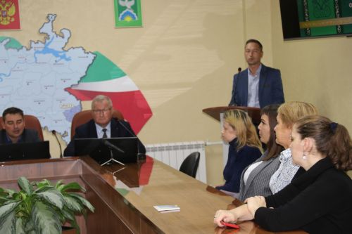Представители родительских комитетов встретились с начальником отдела образования района