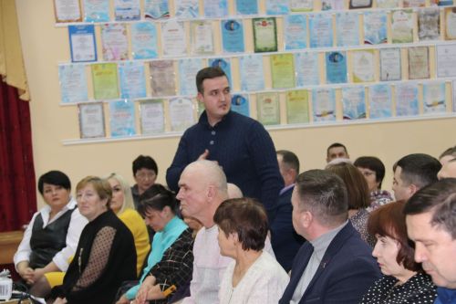 Абсалямовцы на сходе активно задавали вопросы