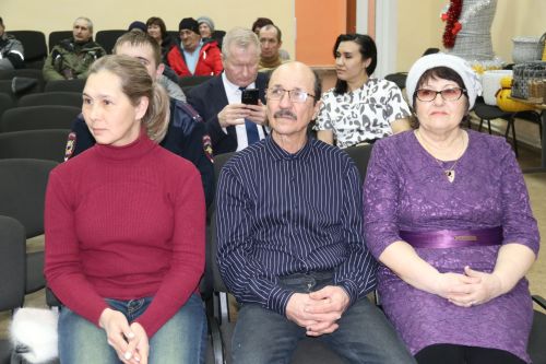 Абсалямовцы на сходе активно задавали вопросы