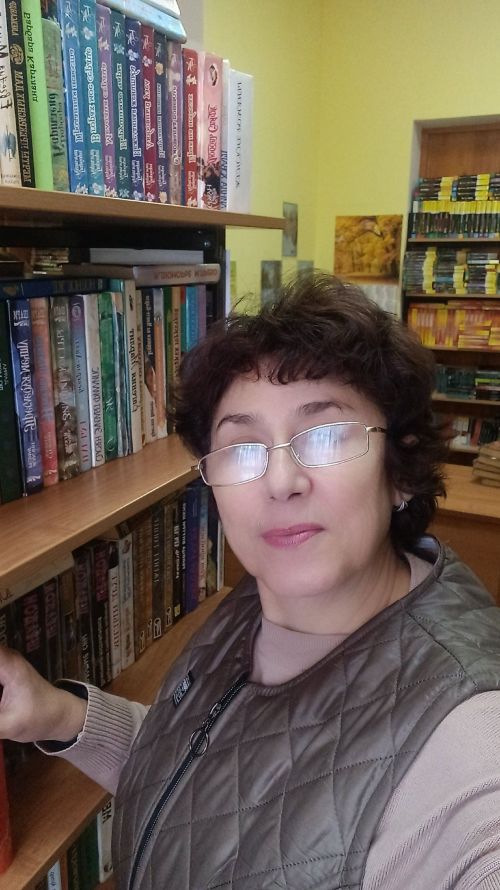 Фото-флешмоб «Селфи в библиотеке» прошел вчера в соц. сетях редакции