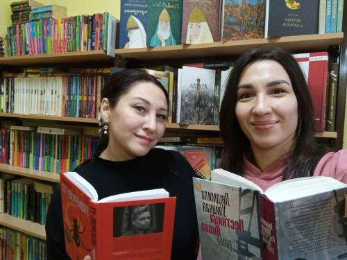 Фото-флешмоб «Селфи в библиотеке» прошел вчера в соц. сетях редакции
