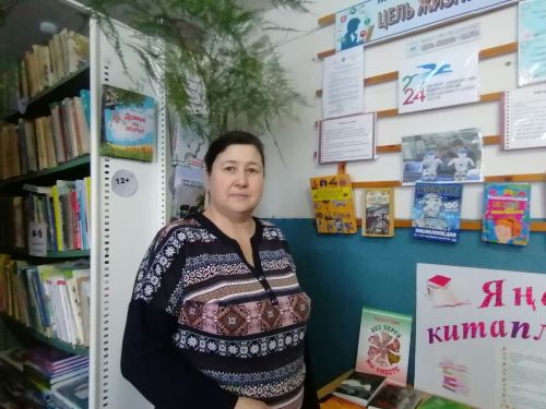 Фото-флешмоб «Селфи в библиотеке» прошел вчера в соц. сетях редакции