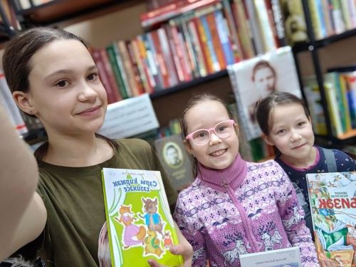 Фото-флешмоб «Селфи в библиотеке» прошел вчера в соц. сетях редакции