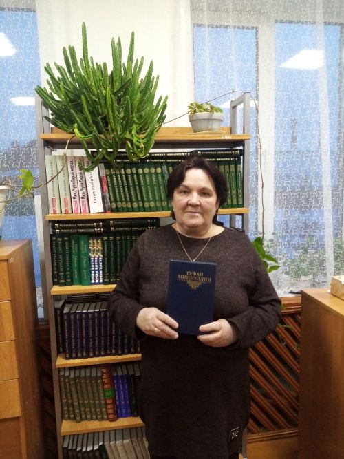 Фото-флешмоб «Селфи в библиотеке» прошел вчера в соц. сетях редакции