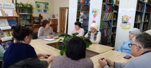 В Каракашлинской библиотеке собрались за круглым столом