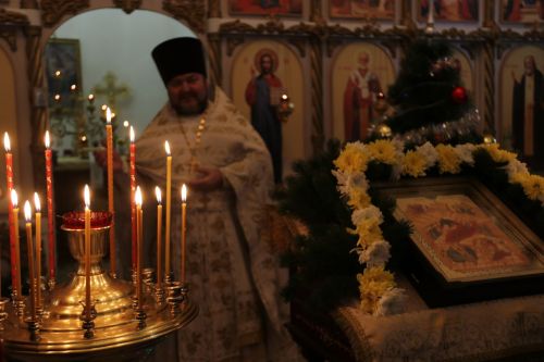 В Свято-Никольском храме Уруссу состоялась Рождественская служба