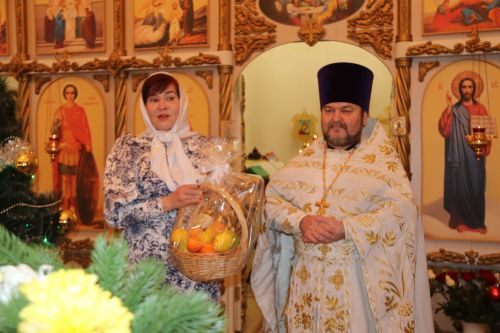В Свято-Никольском храме Уруссу состоялась Рождественская служба