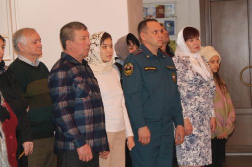 В Свято-Никольском храме Уруссу состоялась Рождественская служба