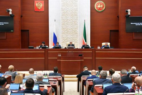 Госсовет Татарстана предложил арестовывать имущество уехавших россиян за правонарушения