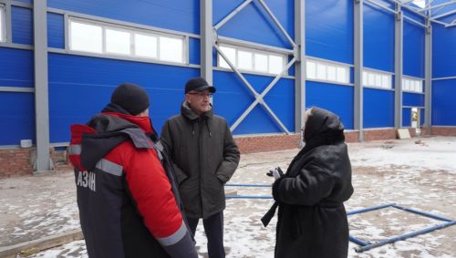 Сегодня глава Ютазинского района  Аяз Шафигуллин  ознакомился с ходом строительства крытого теннисного манежа