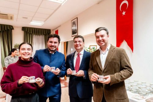 «Кофе, сваренный на песке»: в Казани приготовили популярный турецкий кофе
