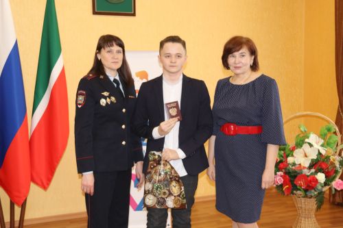 Ютазинские школьники получили паспорта в торжественной обстановке
