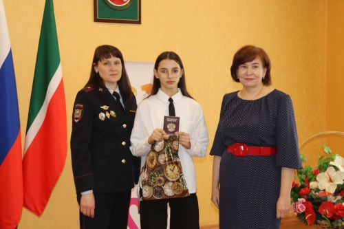 Ютазинские школьники получили паспорта в торжественной обстановке