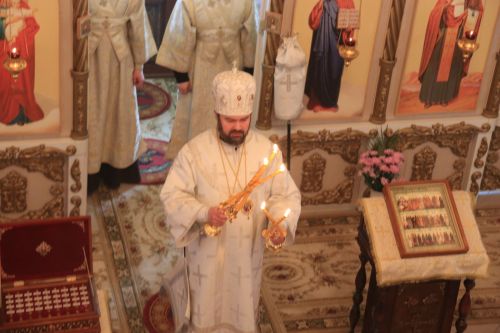 В Уруссинском Свято-Никольском храме прошла архиерейская литургия во Вселенскую родительскую субботу