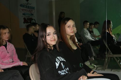 Уруссинский Стас Михайлов дал свой первый акустический концерт