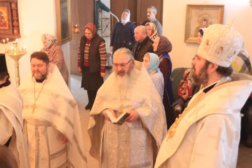 В Уруссинском Свято-Никольском храме прошла архиерейская литургия во Вселенскую родительскую субботу
