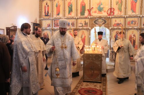 В Уруссинском Свято-Никольском храме прошла архиерейская литургия во Вселенскую родительскую субботу