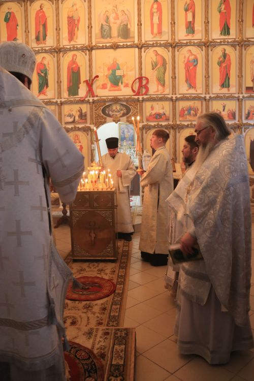 В Уруссинском Свято-Никольском храме прошла архиерейская литургия во Вселенскую родительскую субботу