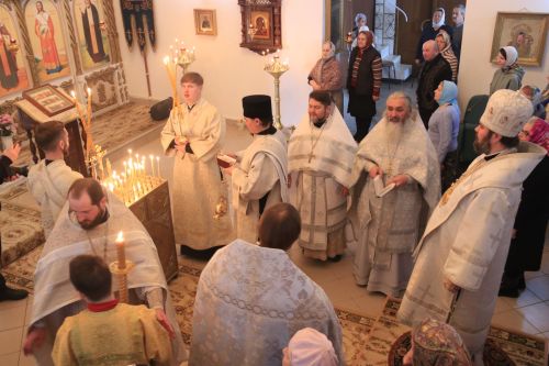 В Уруссинском Свято-Никольском храме прошла архиерейская литургия во Вселенскую родительскую субботу