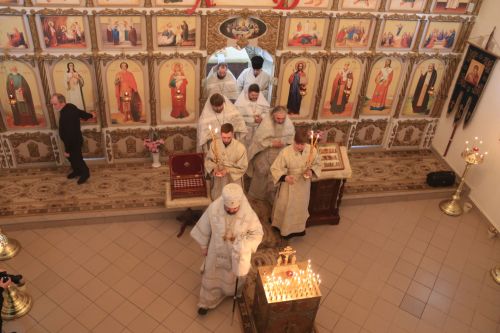 В Уруссинском Свято-Никольском храме прошла архиерейская литургия во Вселенскую родительскую субботу