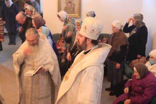 В Уруссинском Свято-Никольском храме прошла архиерейская литургия во Вселенскую родительскую субботу
