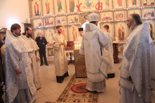 В Уруссинском Свято-Никольском храме прошла архиерейская литургия во Вселенскую родительскую субботу