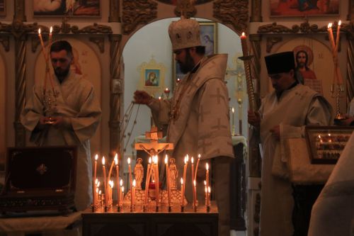 В Уруссинском Свято-Никольском храме прошла архиерейская литургия во Вселенскую родительскую субботу