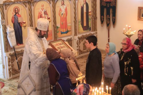 В Уруссинском Свято-Никольском храме прошла архиерейская литургия во Вселенскую родительскую субботу
