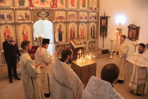 В Уруссинском Свято-Никольском храме прошла архиерейская литургия во Вселенскую родительскую субботу