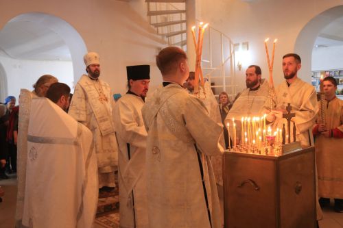 В Уруссинском Свято-Никольском храме прошла архиерейская литургия во Вселенскую родительскую субботу