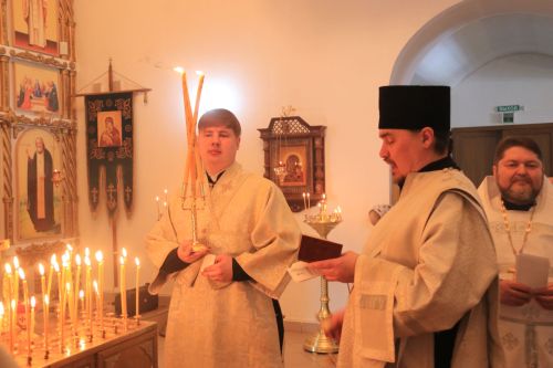 В Уруссинском Свято-Никольском храме прошла архиерейская литургия во Вселенскую родительскую субботу