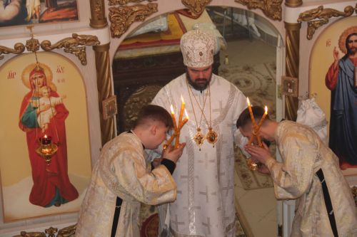 В Уруссинском Свято-Никольском храме прошла архиерейская литургия во Вселенскую родительскую субботу