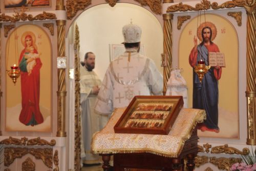 В Уруссинском Свято-Никольском храме прошла архиерейская литургия во Вселенскую родительскую субботу
