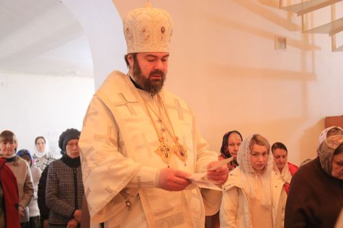 В Уруссинском Свято-Никольском храме прошла архиерейская литургия во Вселенскую родительскую субботу